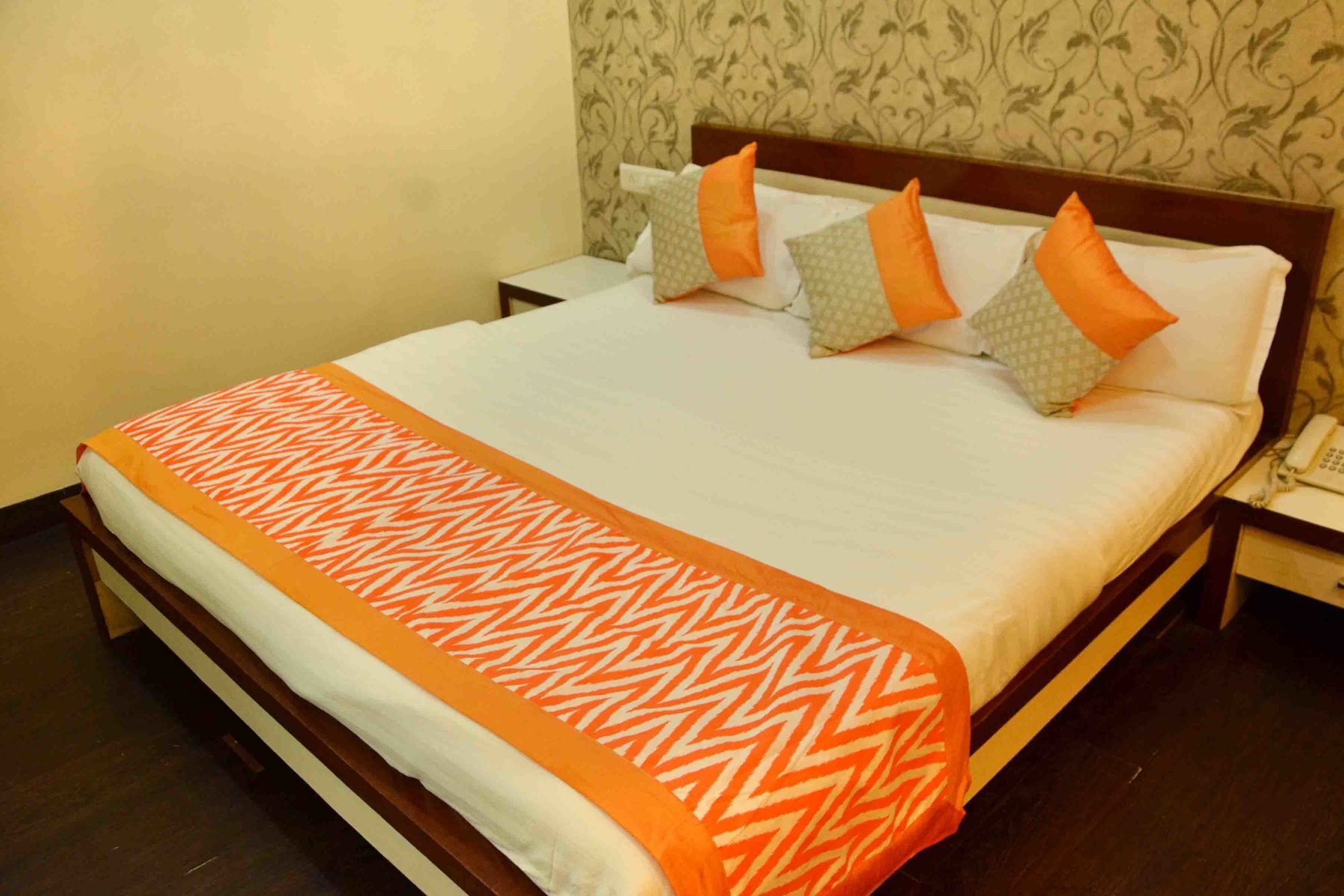 Oyo 742 Hotel Kings Park Indore Exterior photo
