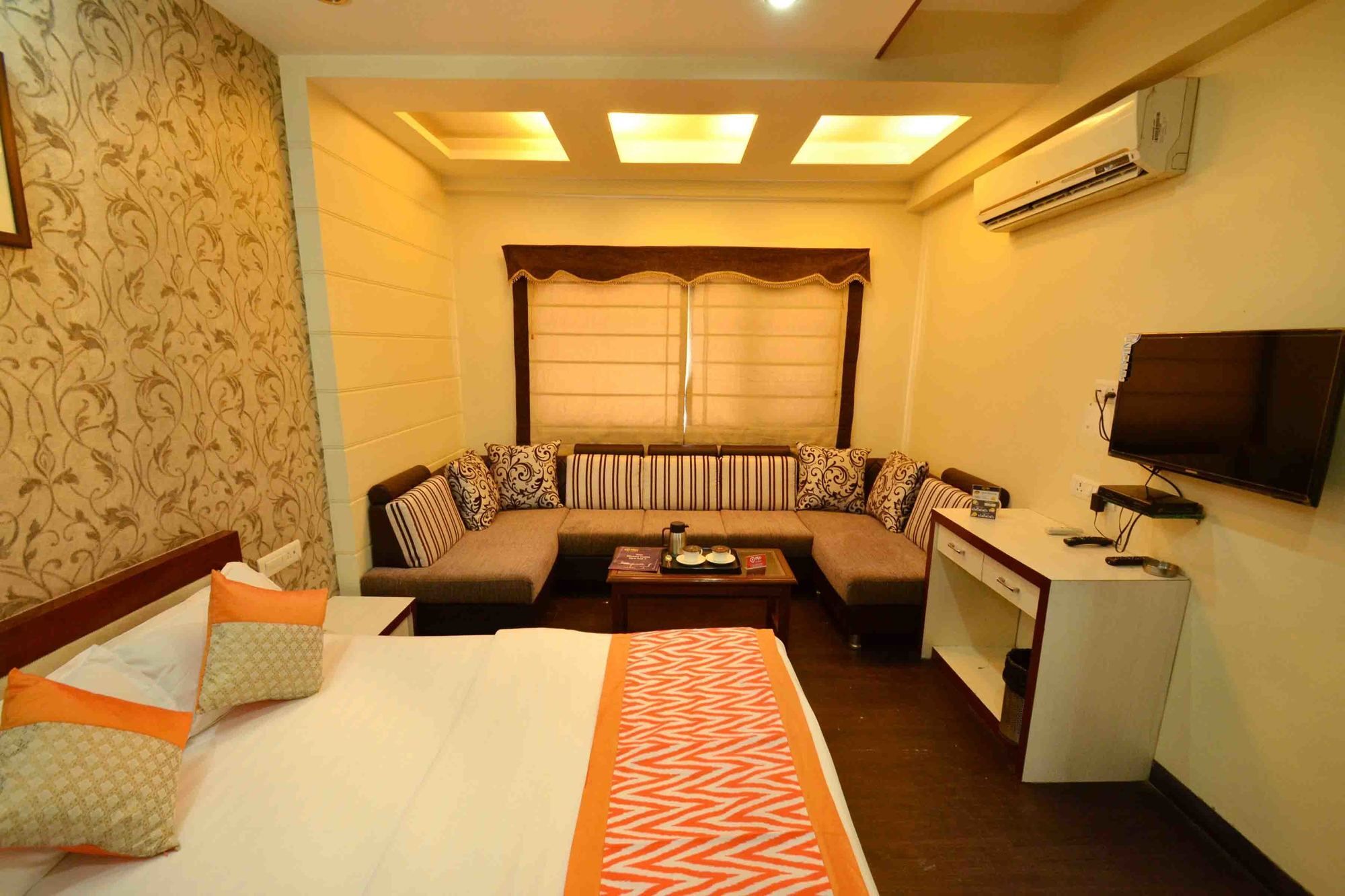 Oyo 742 Hotel Kings Park Indore Exterior photo
